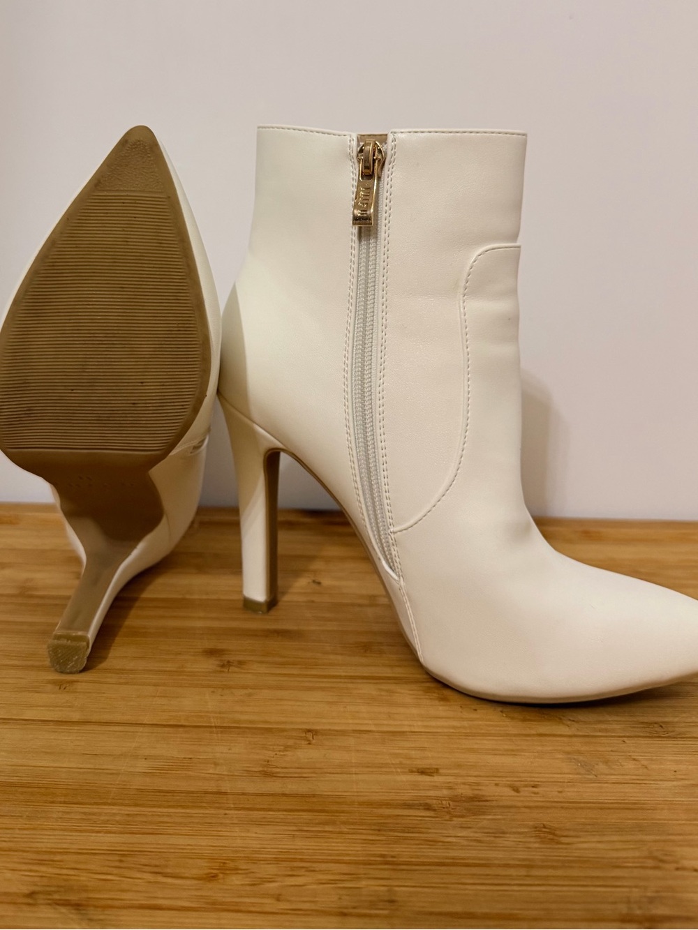IDIFU White Pointed Toe Stiletto Ankle Boots with Side Zip
